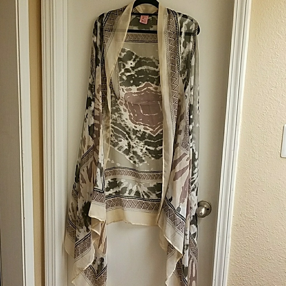 Sleeveless jacket